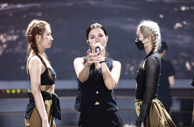 Hé lộ sân khấu Miss Fitness 2022 trước thềm Chung kết, Thuý Vân lần đầu hát live - Ảnh 8.