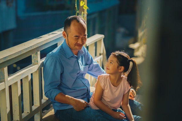 Dân chơi không sợ con rơi: Kịch bản an toàn nhưng xúc động, Tiến Luật diễn tròn vai - Ảnh 2. Dân chơi không sợ con rơi: Kịch bản an toàn nhưng xúc động, Tiến Luật diễn tròn vai - Ảnh 2.