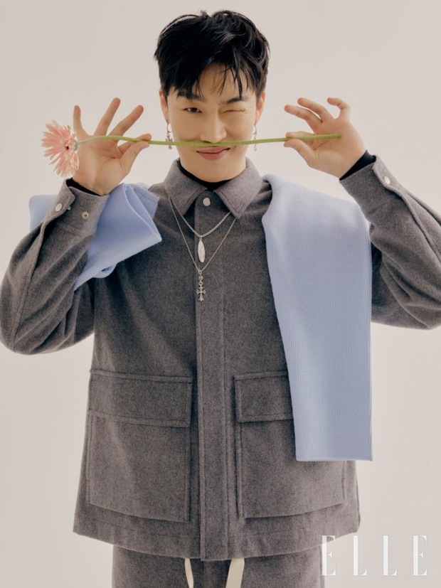 Hé lộ khối tài sản khủng của V (BTS), Park Seo Joon và Choi Woo Sik - Ảnh 5. Hé lộ khối tài sản khủng của V (BTS), Park Seo Joon và Choi Woo Sik - Ảnh 5.