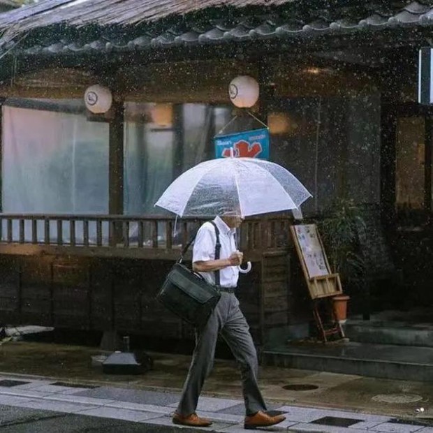 Chiếc ô trong suốt ở Nhật Bản: Trở thành vật quốc dân trong ngày mưa, là nét văn hóa không thể thiếu của đất nước mặt trời mọc - Ảnh 9.
