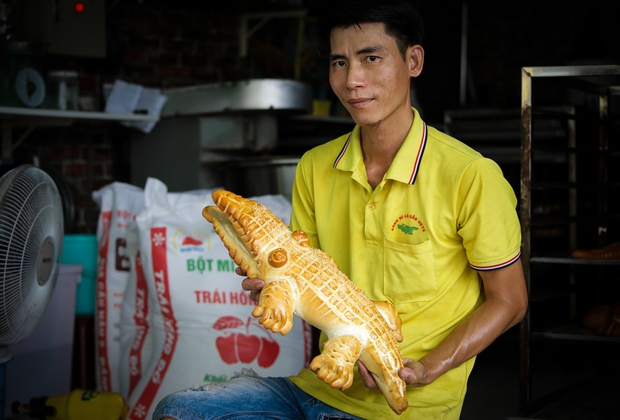 Bánh mì hình con cá sấu, ngựa, cua thu hút sự hiếu kỳ của nhiều người tại TP.HCM - Ảnh 10. Bánh mì hình con cá sấu, ngựa, cua thu hút sự hiếu kỳ của nhiều người tại TP.HCM - Ảnh 10.