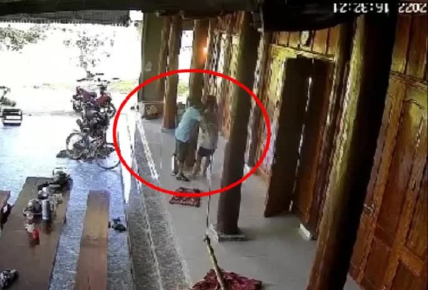 Sàm sỡ nữ sinh lớp 10, Chủ tịch Ủy ban MTTQ xã bị cách hết chức vụ - Ảnh 1. Sàm sỡ nữ sinh lớp 10, Chủ tịch Ủy ban MTTQ xã bị cách hết chức vụ - Ảnh 1.