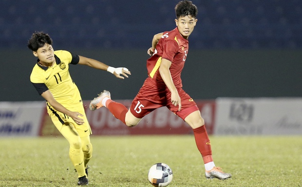 Thắng nghẹt thở U19 Malaysia, U19 Việt Nam vô địch U19 Quốc tế - Ảnh 1.