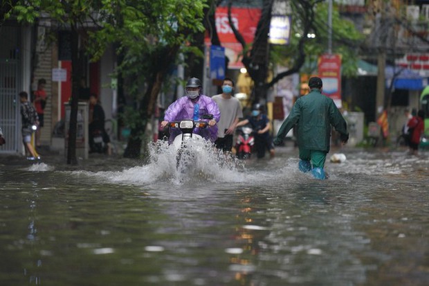 Bão số 2 suy yếu thành áp thấp nhiệt đới, các tỉnh miền Bắc, Thanh Hóa, Nghệ An tiếp tục mưa lớn - Ảnh 2.