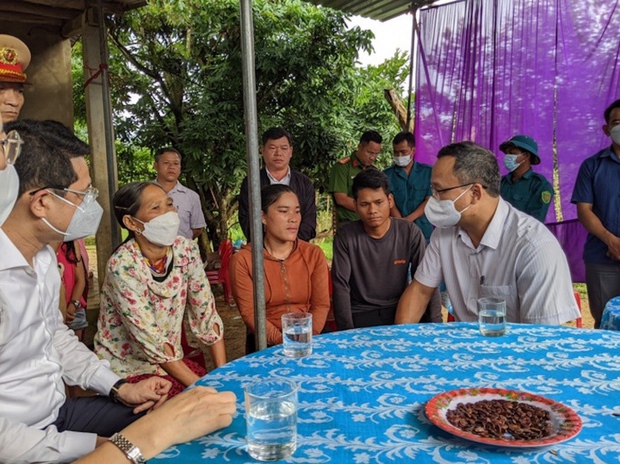 Tai nạn khiến 6 người thương vong ở Huế: Ô tô chở người sau thùng là sai quy định  - Ảnh 1.