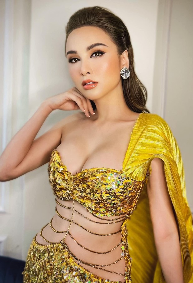 Đỗ Mỹ Linh tái xuất ngọt ngào sau khi được cầu hôn, Hoa hậu Thuỳ Tiên nóng bỏng với áo tắm hoạ tiết - Ảnh 12.