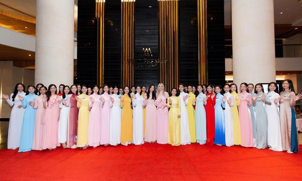 Hoa hậu Thế giới 2021 diện áo dài khoe sắc bên Đỗ Thị Hà, Tiểu Vy - Ảnh 9.