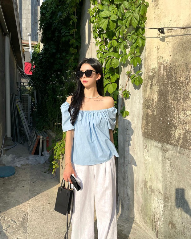 12 cách diện áo trễ vai từ phụ nữ Hàn vừa sang vừa thanh lịch - Ảnh 9.