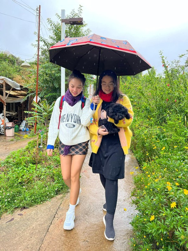 Hiền Thục được khen sành điệu, trẻ trung hơn cả con gái - Ảnh 1.