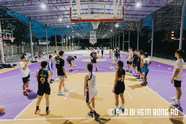Đến lớp của “thầy” Tú Kobi để khám phá: Học chơi bóng rổ hay ho thế nào! - Ảnh 11. Đến lớp của “thầy” Tú Kobi để khám phá: Học chơi bóng rổ hay ho thế nào! - Ảnh 11.