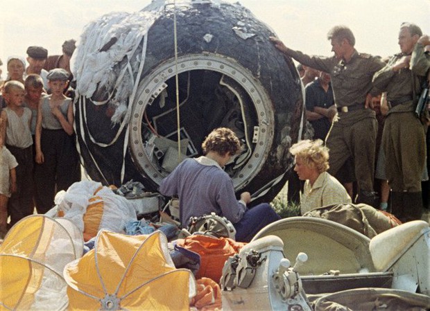 Nữ phi hành gia đầu tiên bay vào vũ trụ và chuyến hành trình nghẹt thở suýt không được trở về Trái đất bị giấu kín hàng chục năm  - Ảnh 4.