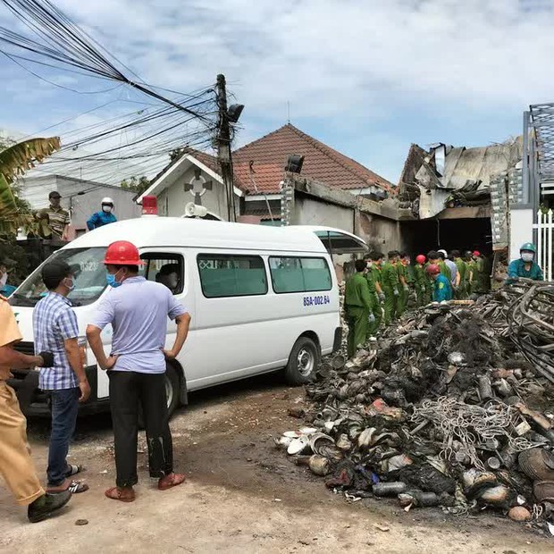 Nóng: Tìm thấy thi thể 3 mẹ con trong vụ cháy ở Ninh Thuận - Ảnh 1.