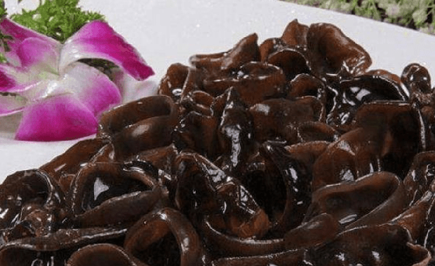 Phụ nữ muốn sống lâu thì sau 30 tuổi nên ăn nhiều 3 loại thực phẩm có màu đen và làm việc này mỗi ngày - Ảnh 2.
