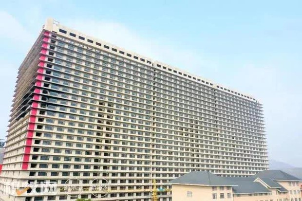 Xây siêu khách sạn 26 tầng tích hợp công nghệ cao, nhưng chỉ để... nuôi heo - Ảnh 3.