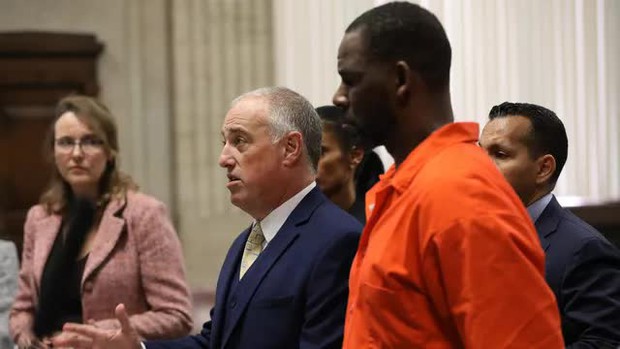 R. Kelly bị xét xử lại vụ án tấn công tình dục sau 14 năm trắng án - Ảnh 2.