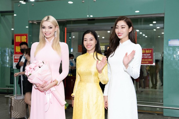 Choáng ngợp với nhan sắc tuyệt phẩm của Hoa hậu đẹp nhất thế giới 2021 trong bốn ngày ở Việt Nam - Ảnh 4.
