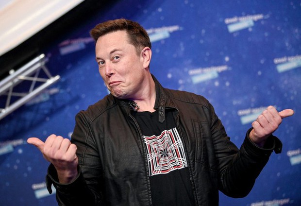 Tỷ phú Elon Musk nói ‘chỉ đùa’ về việc mua CLB bóng đá Manchester United - Ảnh 1.
