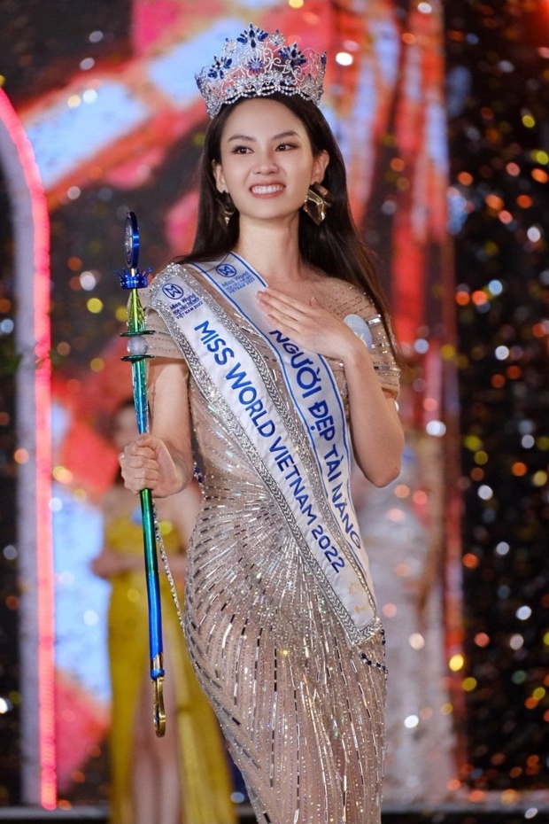 Khoảnh khắc Hoa hậu Mai Phương bị Đỗ Thị Hà đánh bại 2 năm trước gây sốt - Ảnh 1.