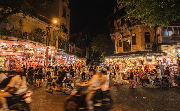 Photo: The center of Hanoi begins to be filled with the Mid-Autumn Festival atmosphere - Photo 1.