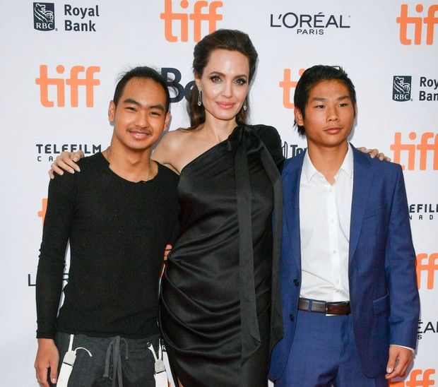 Angelina Jolie thuê Maddox và Pax Thiên làm việc cho mình - Ảnh 2.