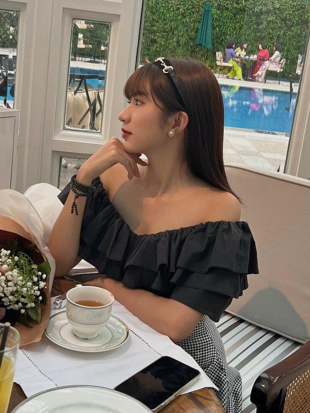 Không phải vòng 1 khủng hay vòng eo thon, em út phim ‘Thương ngày nắng về’ chuộng khoe thứ khác - Ảnh 7.