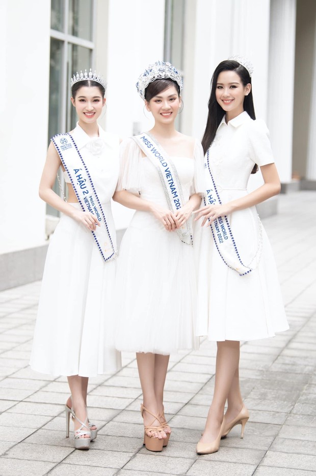 Phong cách thời trang đồng điệu, ngọt ngào của Top 3 Miss World Vietnam 2022 sau đăng quang - Ảnh 4.