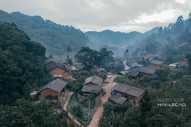 Lái xe trên những cung đường hùng vĩ, cắm trại giữa sông núi Hà Giang - Ảnh 5.