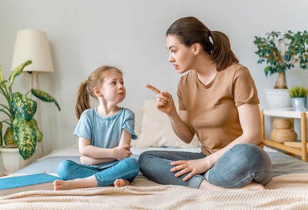 5 kiểu trách phạt của cha mẹ càng khiến con hư, ranh giới giữa việc nhận ra sai lầm và bất mãn rất mong manh - Ảnh 3.