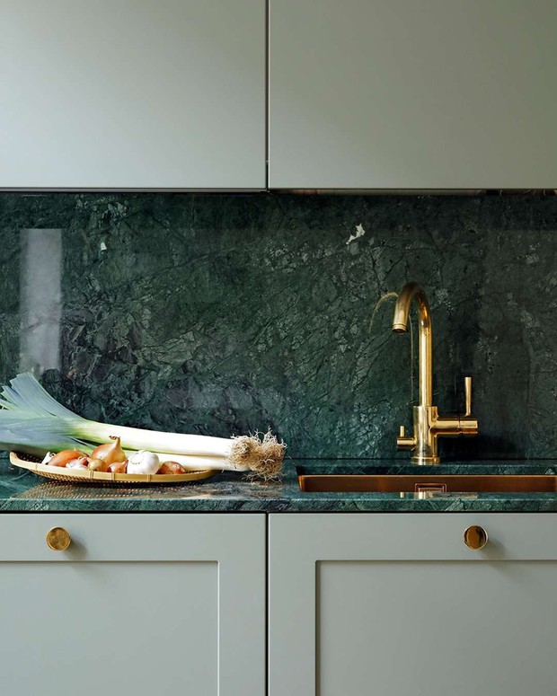 Những thiết kế nhà bếp với gam màu xanh lá khiến bạn không chê vào đâu được - Ảnh 10.