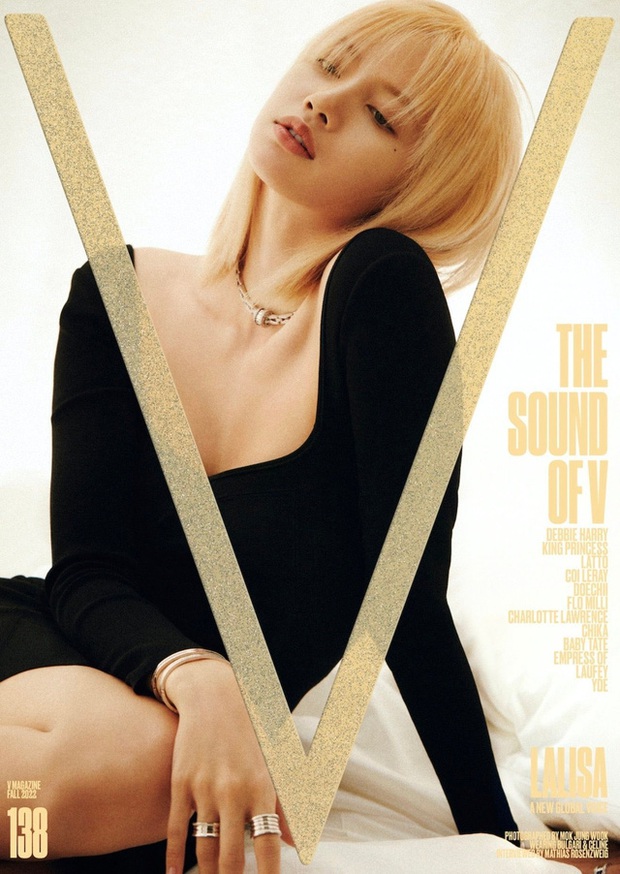 Lisa (BLACKPINK) became the first Asian star on the cover of V magazine - Photo 1.