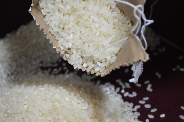 Gạo có 5 dấu hiệu này nhất quyết đừng mua vì có thể chứa chất gây ung thư gan - Ảnh 1.