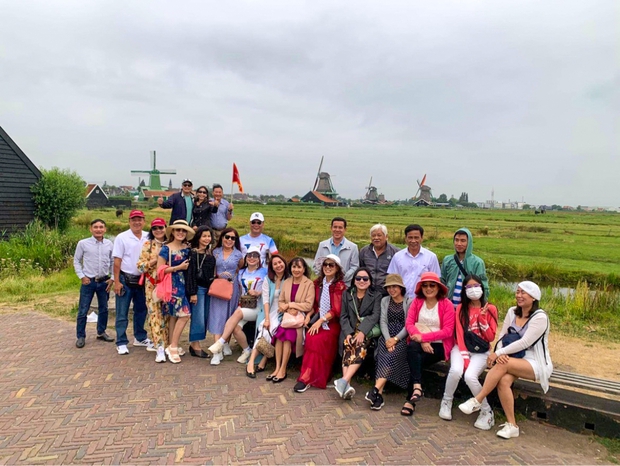 Doanh nghiệp làm tour châu Âu thấp thỏm lo sợ hiệu ứng domino - Ảnh 2. Doanh nghiệp làm tour châu Âu thấp thỏm lo sợ hiệu ứng domino - Ảnh 2.