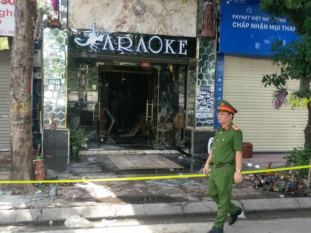 Lính cứu hỏa nhận định nguyên nhân những vụ cháy quán karaoke - Ảnh 1.