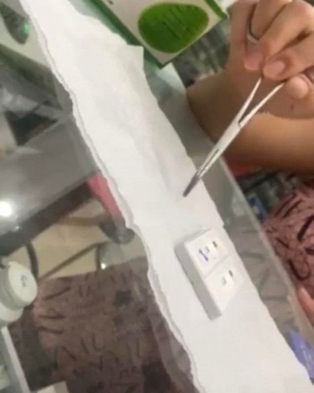 Loạn giá kit xét nghiệm cúm: Hiệu thuốc khan hiếm, mạng xã hội tràn lan - Ảnh 1. Loạn giá kit xét nghiệm cúm: Hiệu thuốc khan hiếm, mạng xã hội tràn lan - Ảnh 1.