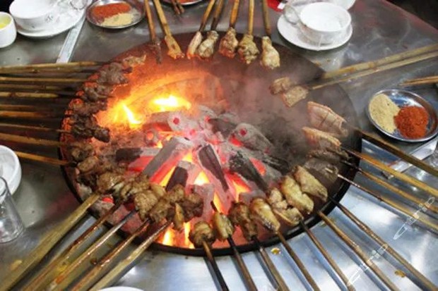 9 kiểu đồ nướng từng vùng miền trong ẩm thực Trung Quốc, ngồi ngoài phố thưởng thức trong đêm hè mới là thiên đường! - Ảnh 25.