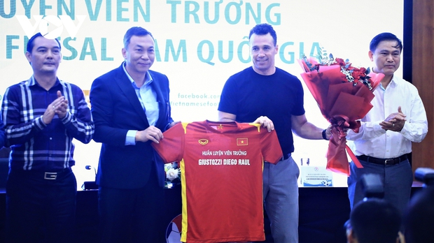 VFF mất gần 1 năm để đưa HLV vô địch World Cup về dẫn dắt ĐT Futsal Việt Nam - Ảnh 2.