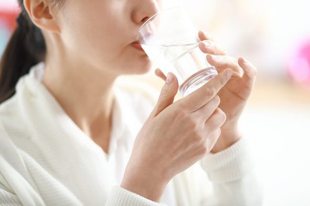 Uống nước lọc cho thêm 1 trong 4 thứ, bạn sẽ giảm cân nhanh, da trắng bóc - Ảnh 1.