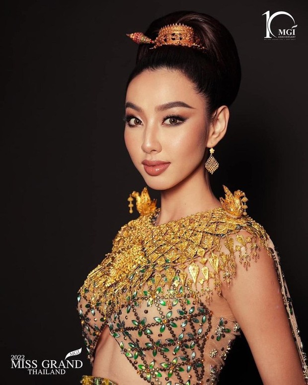Thùy Tiên hóa thành mỹ nhân Indonesia, fan khen ngợi thần thái cân mọi loại trang phục dân tộc - Ảnh 2.