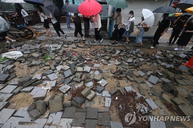 Hàn Quốc: Mưa lớn kỷ lục ở Seoul khiến 7 người thiệt mạng - Ảnh 11.