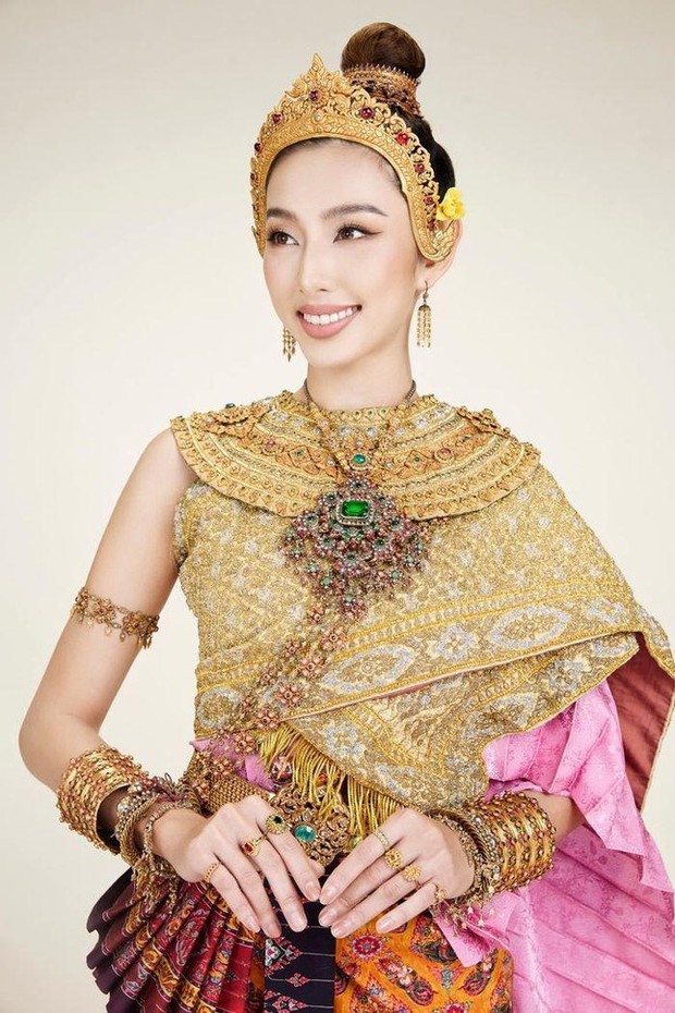 Thùy Tiên hóa thành mỹ nhân Indonesia, fan khen ngợi thần thái cân mọi loại trang phục dân tộc - Ảnh 5.