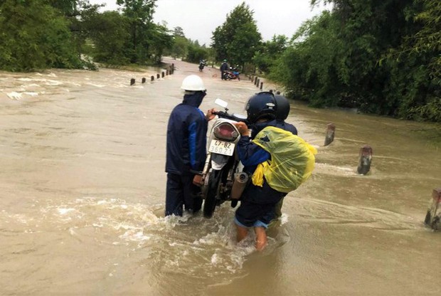 Nhiều nhà cửa, hoa màu ở Tây Nguyên bị ngập do mưa lũ - Ảnh 9.