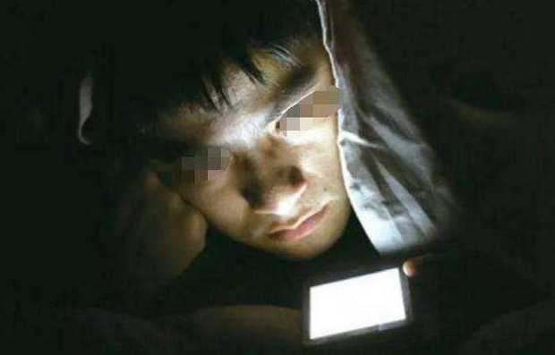 Chuyên gia tâm lý cảnh báo hệ quả khôn lường khi đọc trộm tin nhắn của con - Ảnh 1.