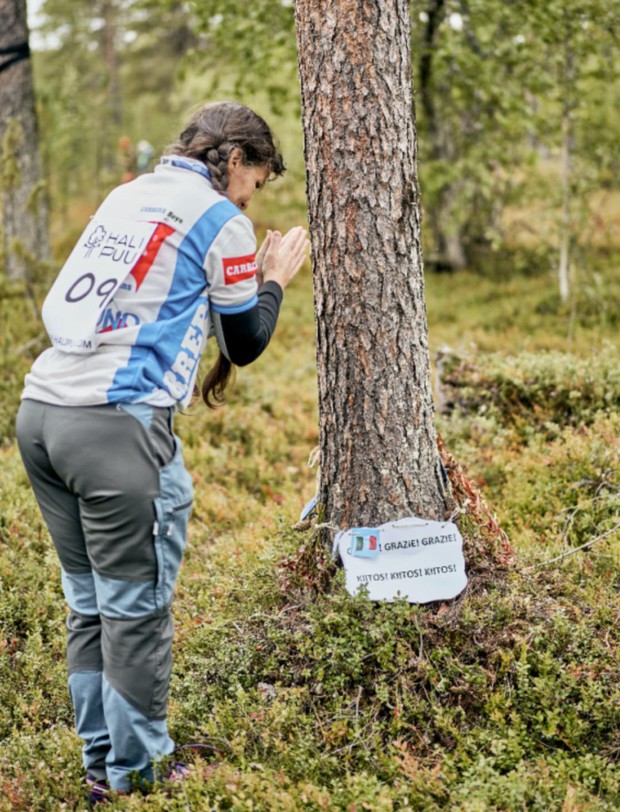Cuộc thi ôm cây kỳ lạ ở Phần Lan - nơi con người được chữa lành bằng những cái ôm thiên nhiên vào lòng - Ảnh 10.