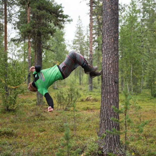 Cuộc thi ôm cây kỳ lạ ở Phần Lan - nơi con người được chữa lành bằng những cái ôm thiên nhiên vào lòng - Ảnh 9.