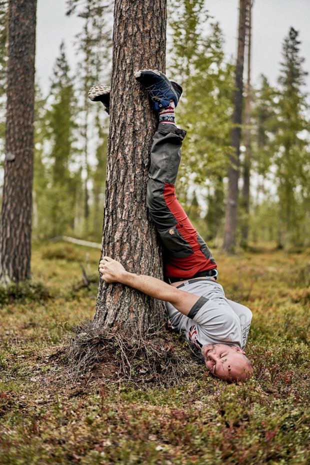 Cuộc thi ôm cây kỳ lạ ở Phần Lan - nơi con người được chữa lành bằng những cái ôm thiên nhiên vào lòng - Ảnh 8.