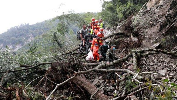 Số người tử vong do động đất tăng lên 93, các dịch vụ ở tỉnh Tứ Xuyên trở lại bình thường - Ảnh 2.