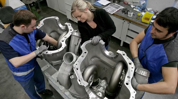 Rules in the workplace of Rolls-Royce: Make sure even employees are luxurious, reading all 8 things will shock everyone - Photo 2. Rules in the workplace of Rolls-Royce: Make sure even employees are luxurious, reading all 8 things will shock everyone - Photo 2.