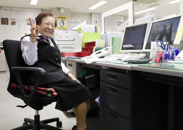 Nữ trưởng phòng lớn tuổi nhất thế giới tiết lộ 3 bí quyết sống khỏe để làm việc bền bỉ 67 năm - Ảnh 2.