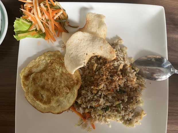 Phiêu lưu vị giác với những món ăn đường phố Indonesia - Ảnh 1.