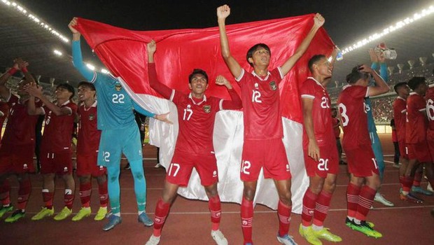 CĐV Indonesia tri ân U20 Việt Nam - Ảnh 2.